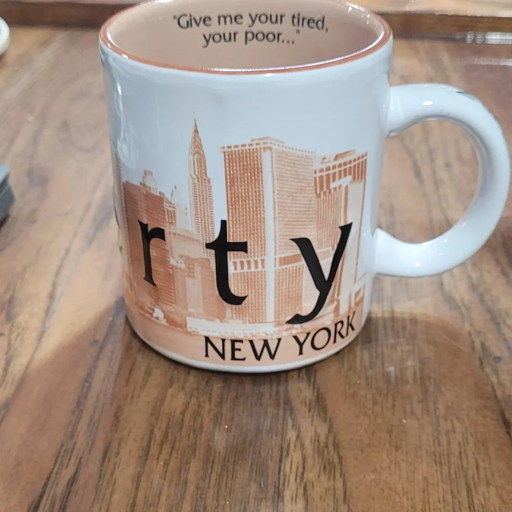 Statue Of Liberty New‎ York Souvenir Coffee Cup Mug- Tan White Skyscraper